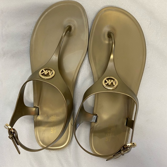 Michael Kors Women’s 10 M Gold PVC Single Strap Sandals - VGUC - Picture 6 of 13